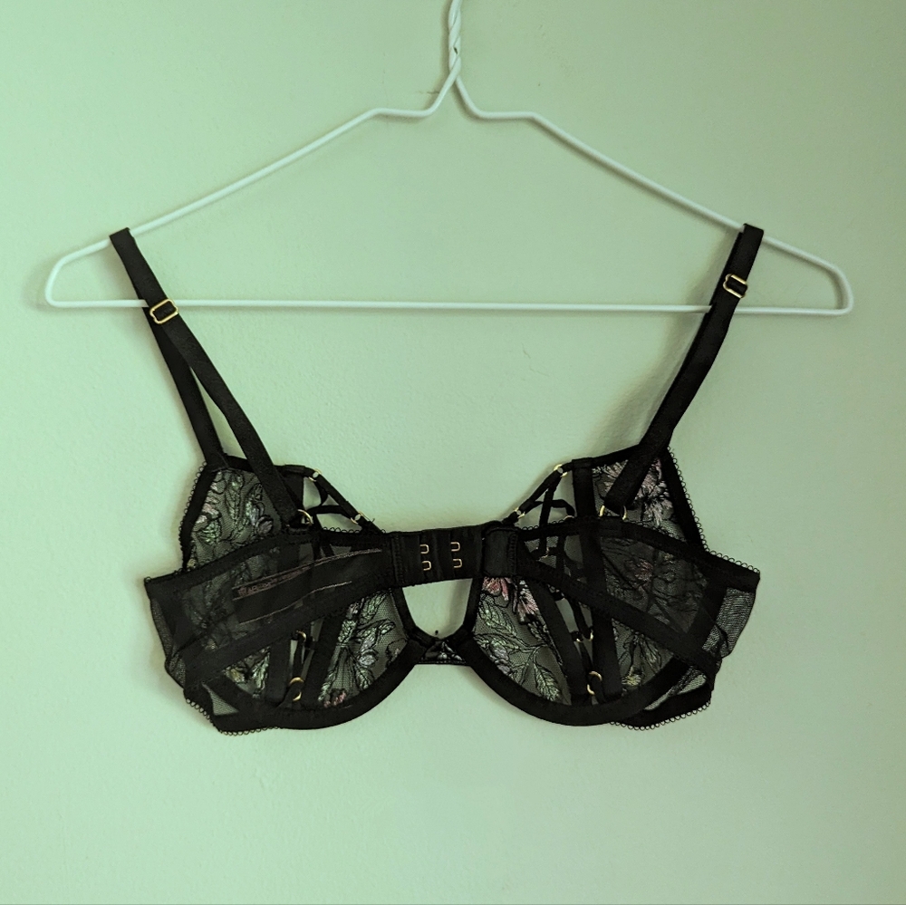 Victoria's Secret 32C Very Sexy Lace-Up Open Cut Demi Floral Embroidery Bra 111 - Picture 4 of 10